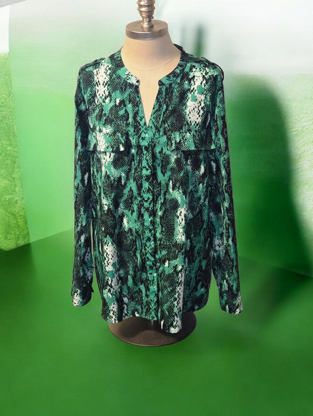 Calvin Klein Green Snake-Print Long Sleeve Women's Blouse Large